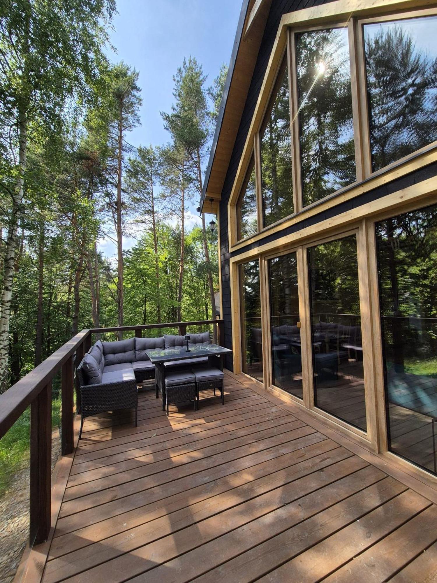 Woodland House 1 *